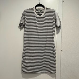 Striped t shirt dress. With pockets!